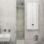 Electrolux EWH 100 Centurio IQ  2.0 ( wi-fi, бак из нержавейки, плоский с сухими тэнами универсальный монтаж,таймер ) 